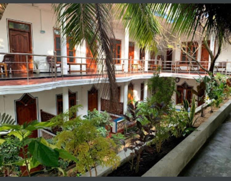 Sea Rock Beach Hotel Vịnh Arugam Ngoại thất bức ảnh