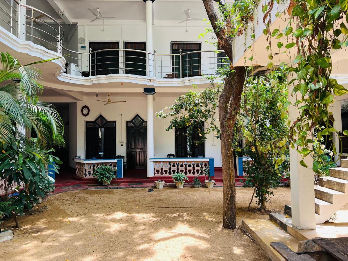 Sea Rock Beach Hotel Vịnh Arugam Ngoại thất bức ảnh