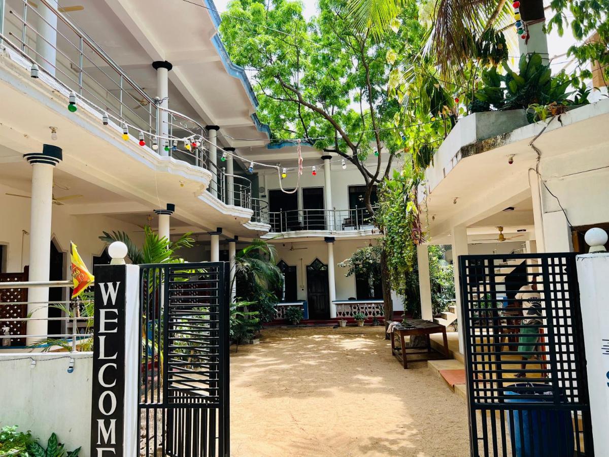 Sea Rock Beach Hotel Vịnh Arugam Ngoại thất bức ảnh
