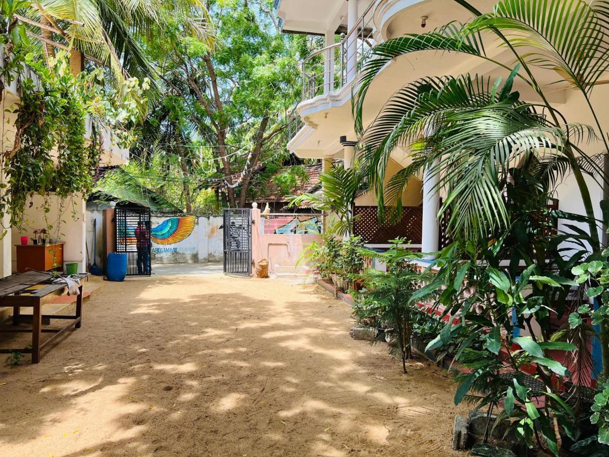 Sea Rock Beach Hotel Vịnh Arugam Ngoại thất bức ảnh