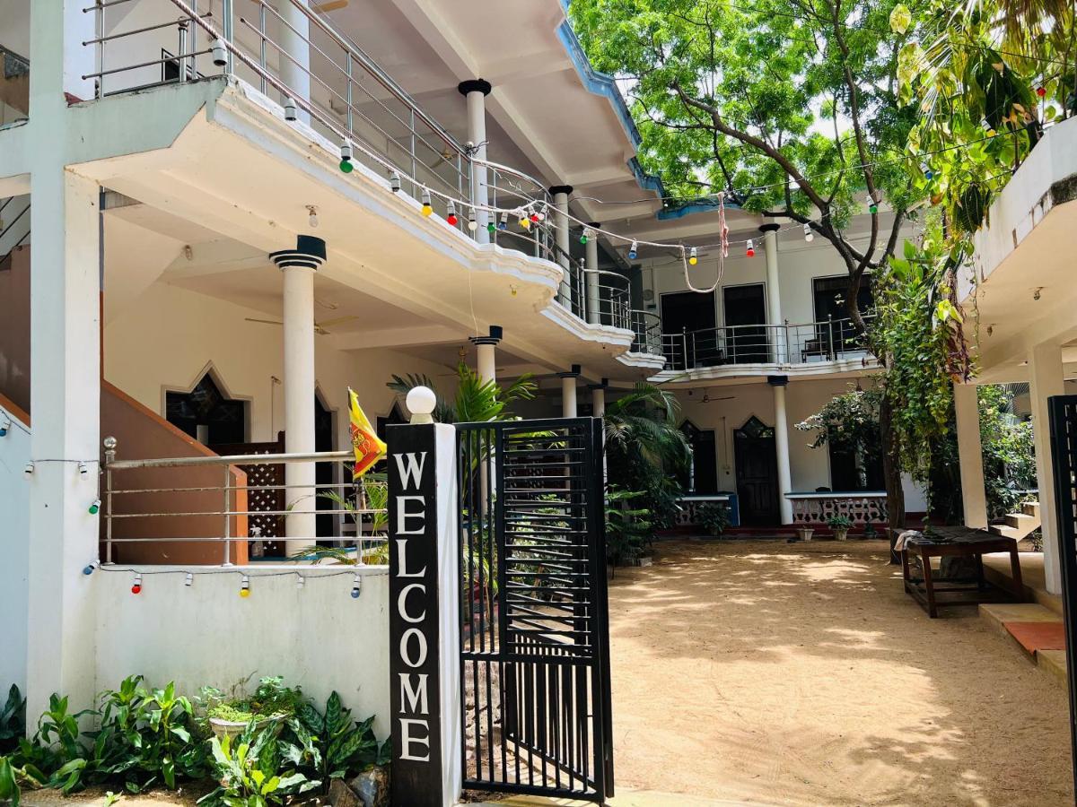 Sea Rock Beach Hotel Vịnh Arugam Ngoại thất bức ảnh